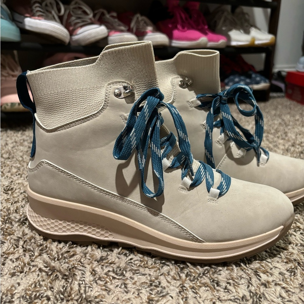 Maurice’s Boots size 8 NWOT